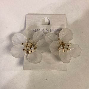 White Ophelia Flower Earrings | Morning Lavender